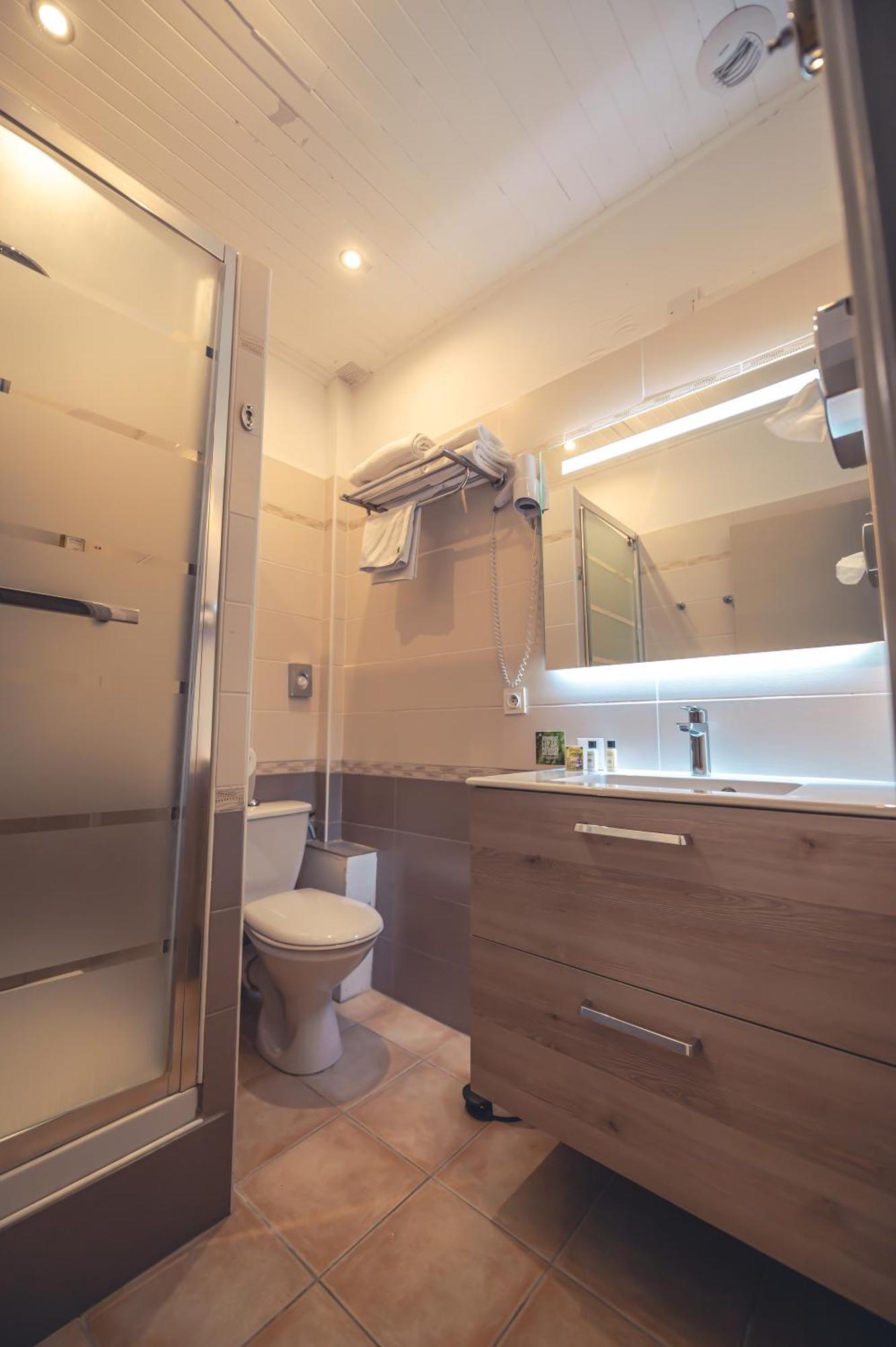 Logis Hotel Restaurant Le Plantevin Propiac Zewnętrze zdjęcie