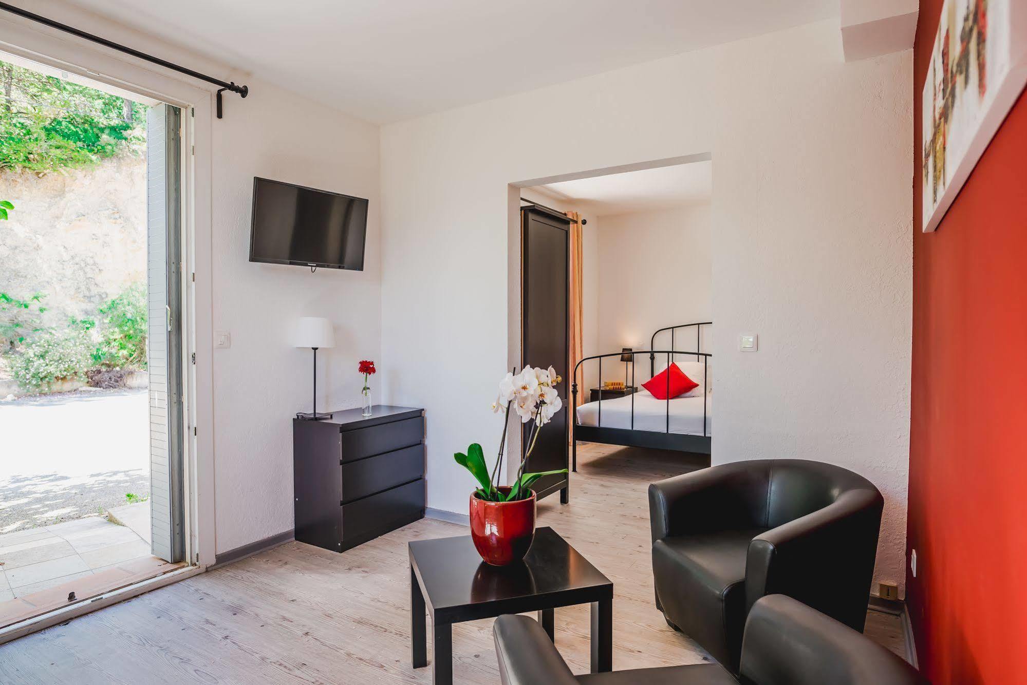 Logis Hotel Restaurant Le Plantevin Propiac Zewnętrze zdjęcie