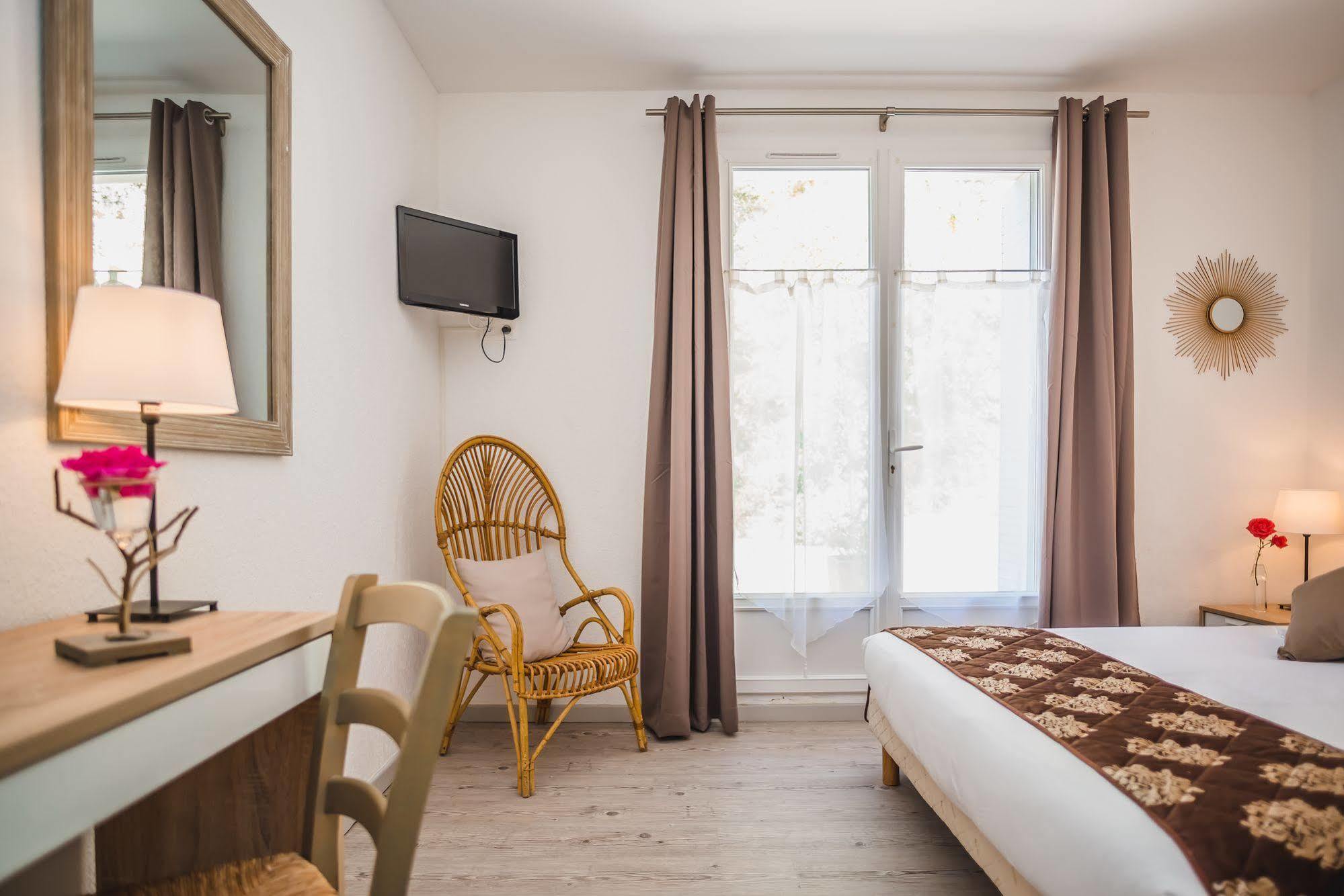 Logis Hotel Restaurant Le Plantevin Propiac Zewnętrze zdjęcie